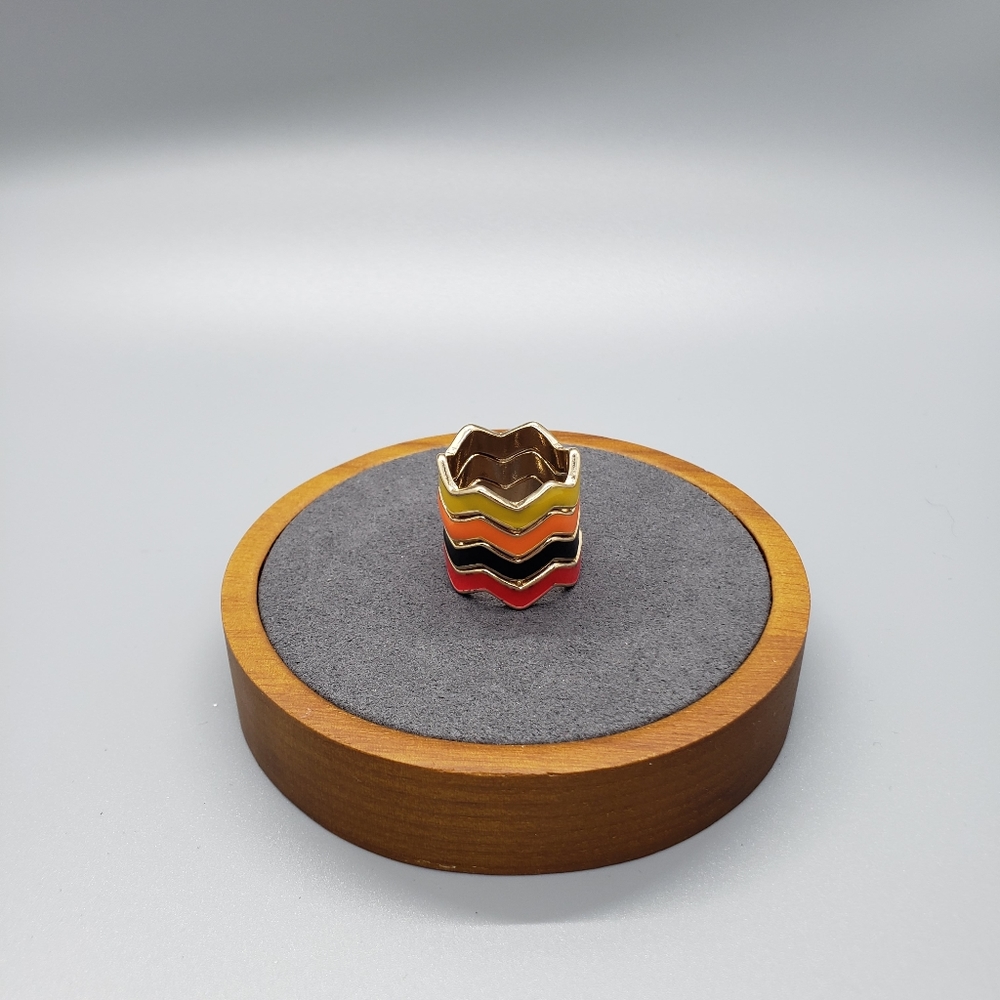 Mark. Ringmasters Rings - Picture 2 of 5